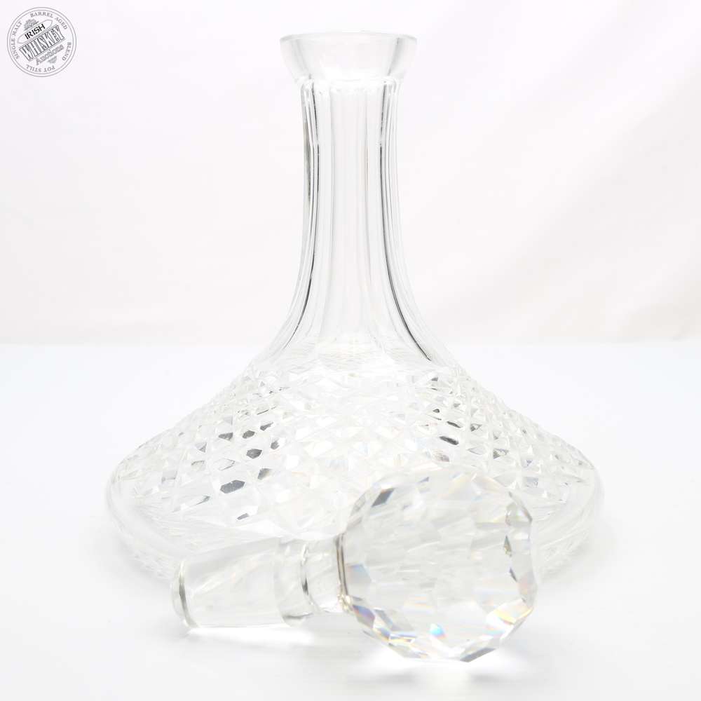 65624476_Curved_Decanter-2.jpg