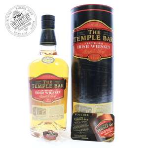 1815826_The_Temple_Bar_Traditional_Irish_Whiskey-1.jpg