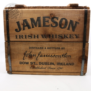 65610964_Jameson_Irish_Whiskey_Wooden_Crate-1.jpg