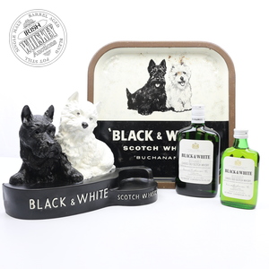 65628544_Black_and_White_Tray,_Dogs_Light_Up_Model_and_Bottles-1.jpg