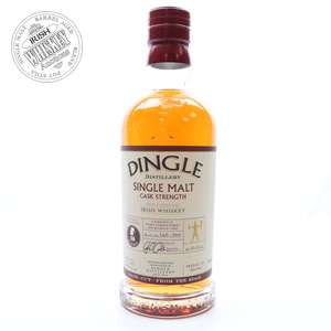 65630994_Dingle_Single_Malt_Cask_Strength_Whisky_and_Rum_Aan_Zee_Festival-1.jpg