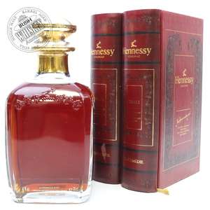 65631432_Hennessy_Cognac_Library_Tome_Red_Book-6.jpg