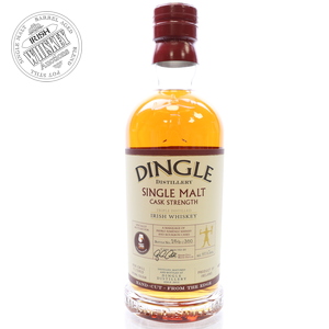 65644647_Dingle_Single_Malt_Cask_Strength_Whisky_and_Rum_Aan_Zee_Festival-1.jpg