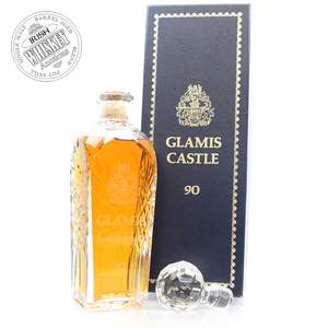 65655951_Glamis_Castle_Queen_Mothers_90th_Decanter-1.jpg