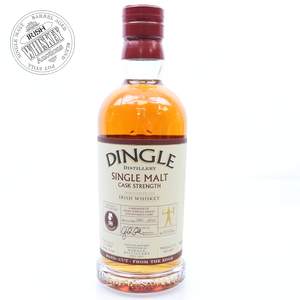 65666266_Dingle_Single_Malt_Cask_Strength_Whisky_and_Rum_Aan_Zee_Festival-1.jpg