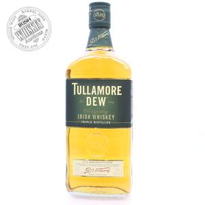 65666961_Tullamore_Dew_The_Legendary_Triple_Distilled-1.jpg