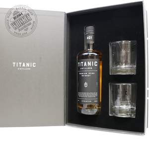65667876_Titanic_Distillers_Collectors_Edition-1.jpg
