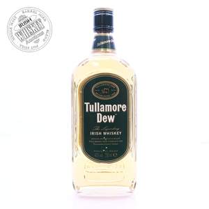 65671410_Tullamore_Dew_The_Legendary_Triple_Distilled-1.jpg