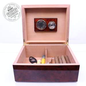 65672430_Cigar_Humidor_With_Variety_Of_Cigars-1.jpg