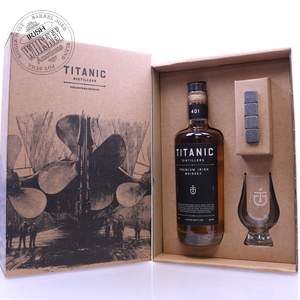 65674828_Titanic_Distillers_Collectors_Edition-1.jpg