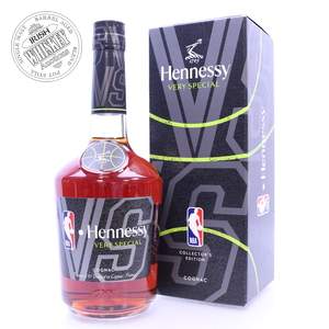 65685609_Hennessy_V_S_NBA_Limited_Edition-1.jpg