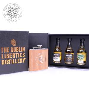 65687008_Dublin_Liberties_Miniature_Gift_Set_and_Hip_Flask-1.jpg