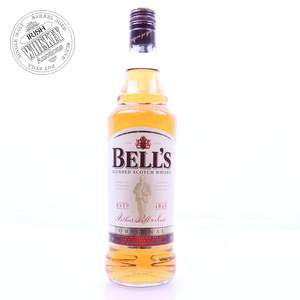 65688623_Bells_Blended_Scotch_Whisky-1.jpg
