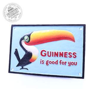 65695034_Hand_painted_Cast_Iron_Guinness_Toucan_Wall_Plate-1.jpg