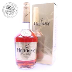 65697878_Hennessy_Very_Special_Cognac-1.jpg