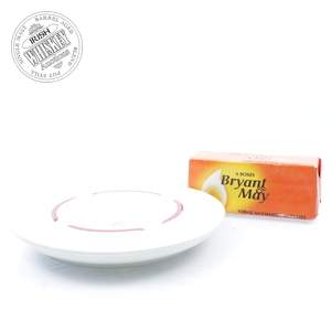 65702838_Royal_Avenue_Hotel_Belfast_Ashtray_and_Bryant_and_May_Matches-1.jpg
