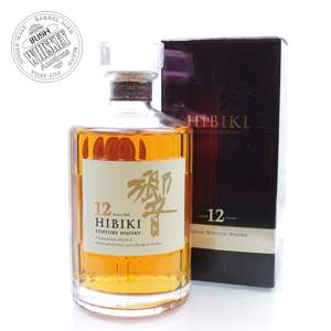 65716838_Hibiki_12_Year_Old_Suntory_Whisky-1.jpg