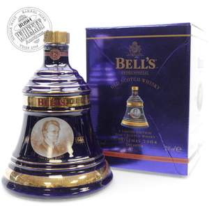 65720565_Bells_8_Year_Old_Christmas_Decanter_2004-1.jpg